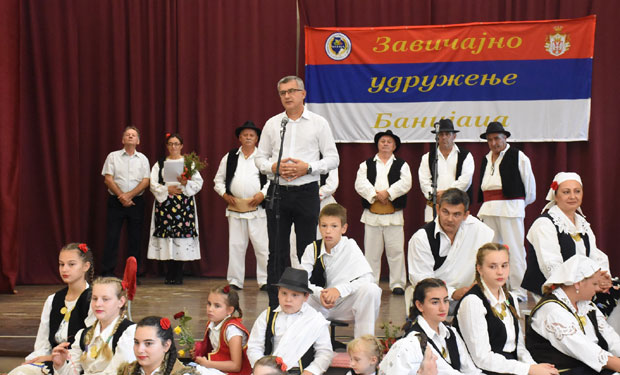 Први базар и етно-ревија Умотворине и рукотворине Банијаца у Угриновцима